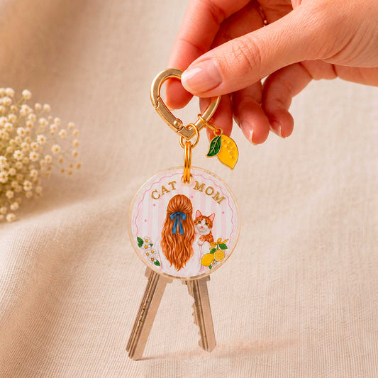 Médaillon rond Cat Mom personnalisé avec illustration femme et chat en résine