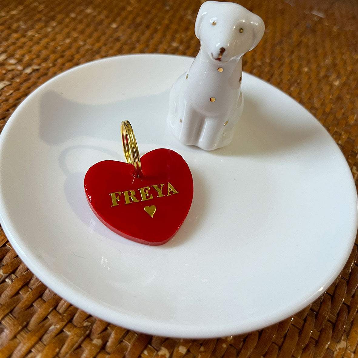 Médaille chien personnalisée – Cœur “Carmin”