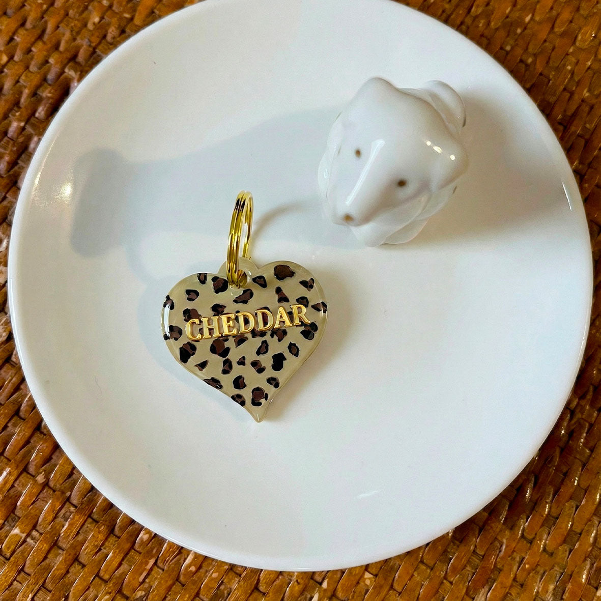 Médaille pour chien personnalisée – Safari Chic ( cœur léopard )