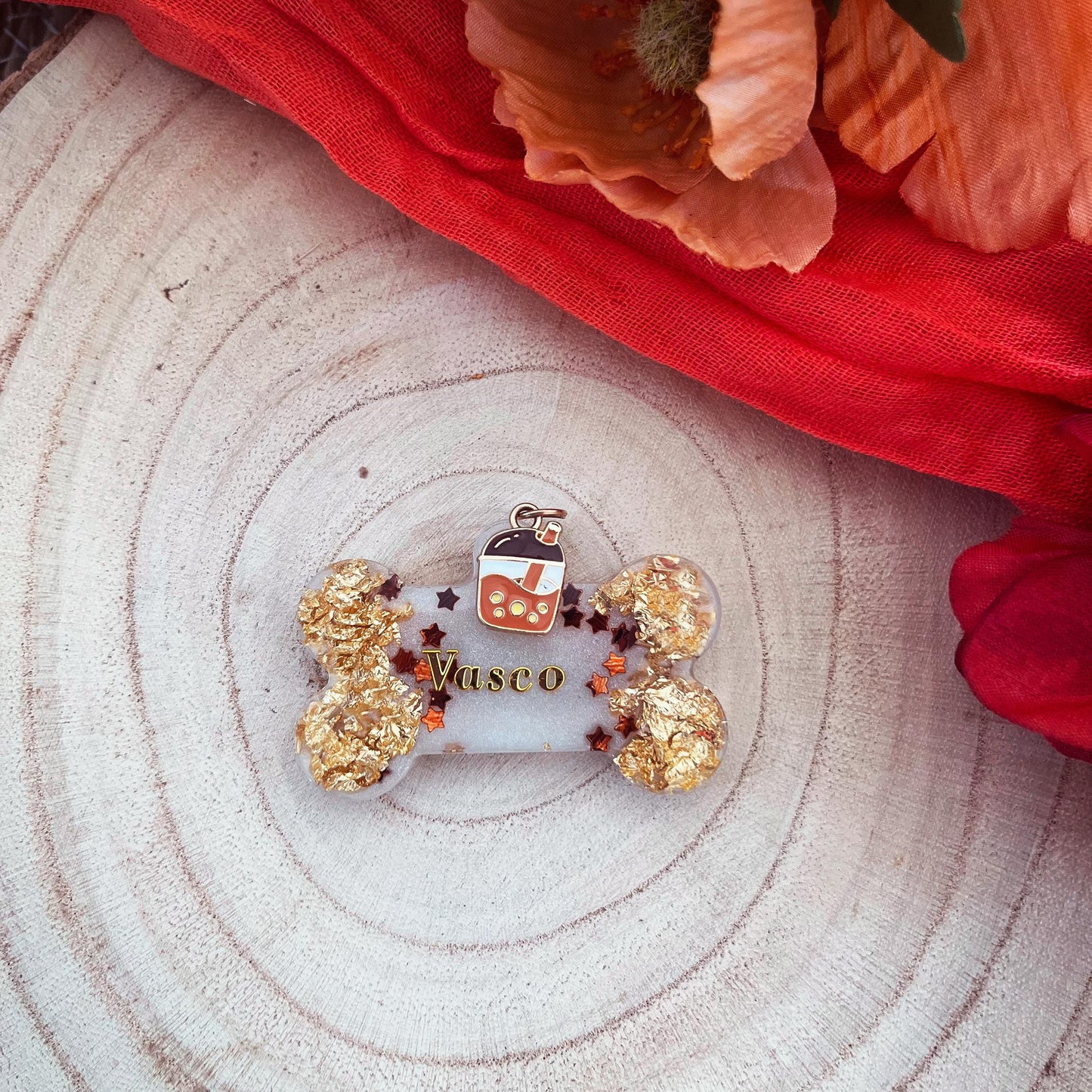 Médaille chien personnalisée en résine époxy – Os “Latte”