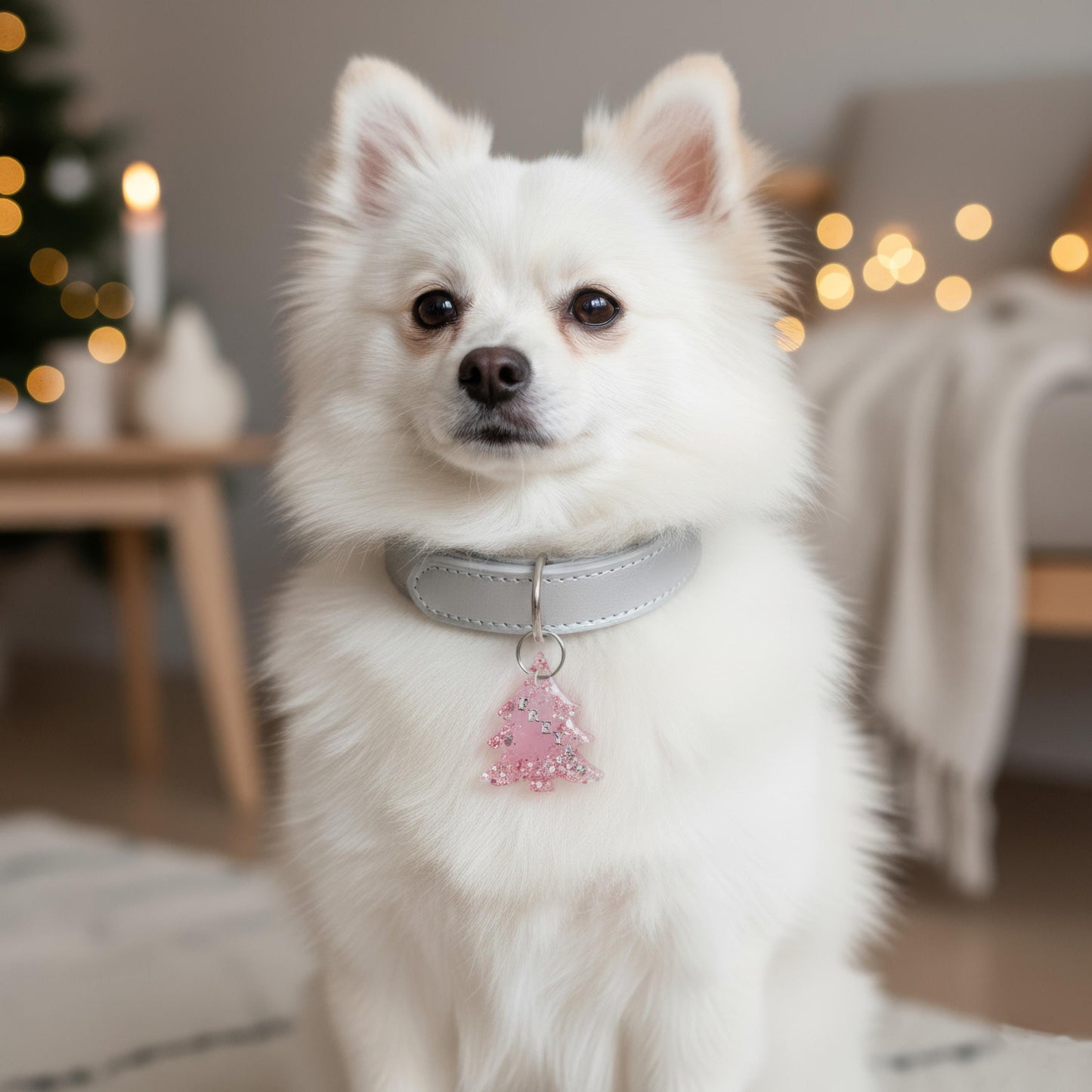 Médaille chien personnalisée - sapin rose pailleté & argent (hiver)